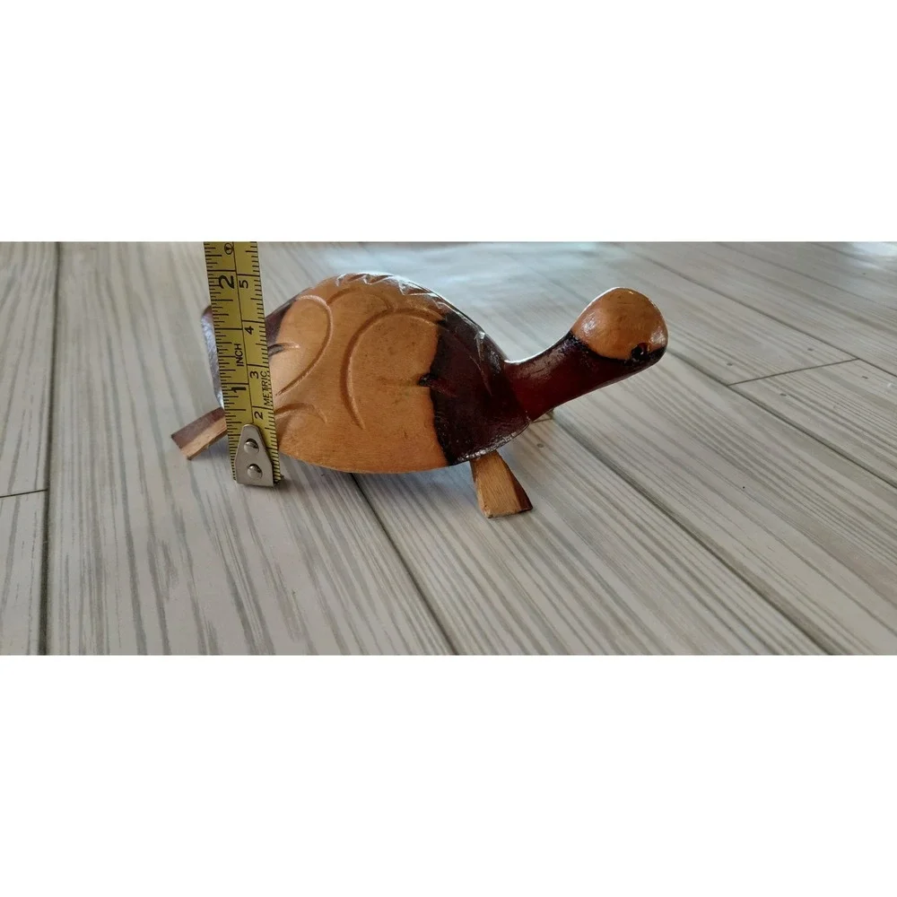 hand-carved‎ wooden turtle figurine folk art collectible item Jamaica Souvenir